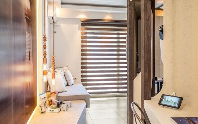 Harbor Suites