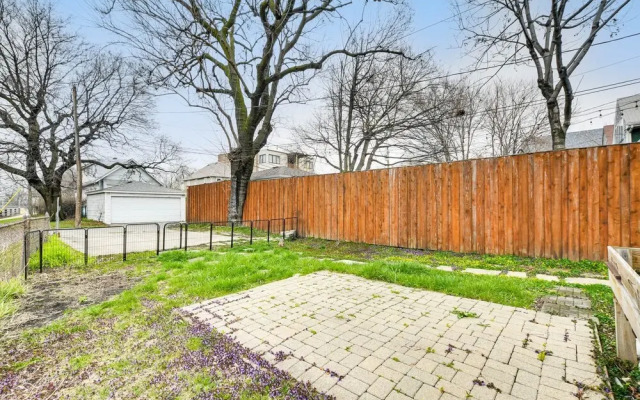 8 Mi to Chicago: Oak Park Home w/ Fenced Backyard!