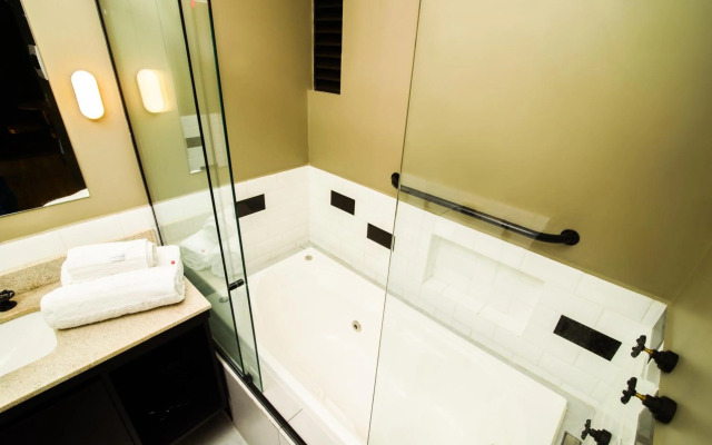 Apto Londrina Flat Hotel 1003, jacuzzi, 43 m2.