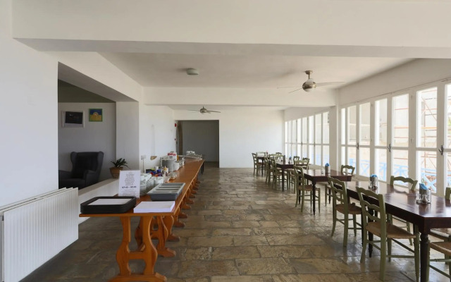 Axiothea Hotel