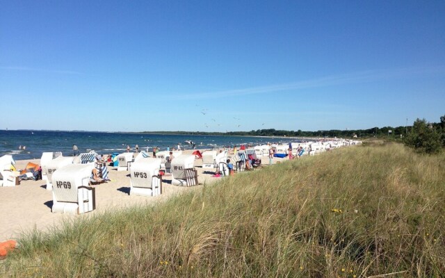 Quaint Apartment near Sea in Boltenhagen