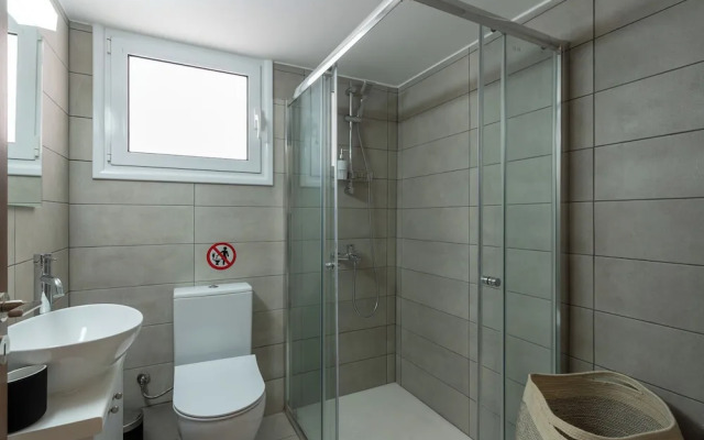 Arty Haven Spacious 3BR House in Larnaca