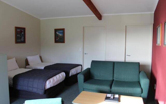 Bay of Islands Gateway Motel
