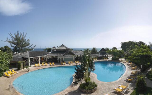 Hotel Breezes Trelawny Resort & Spa