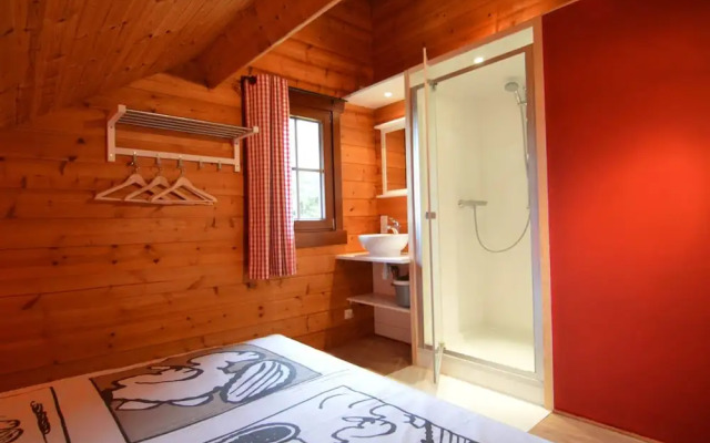 Charming Chalet in Waimes With Sauna and Jacuzzi