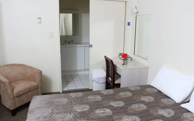 Aabon Apartments & Motel