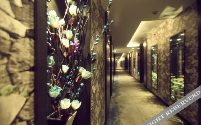 Minos Hotel