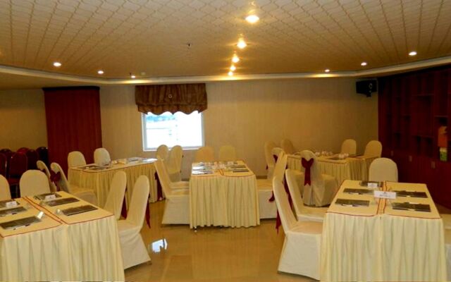 Kay Hotel Danang - Near Dragon Bridge
