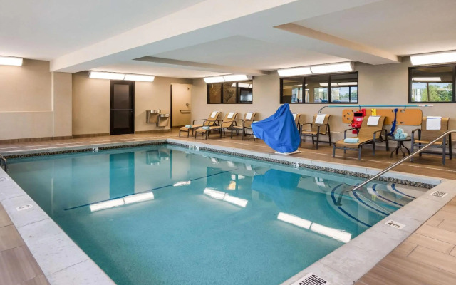 Country Inn & Suites by Radisson, Grandville-Grand Rapids West, MI