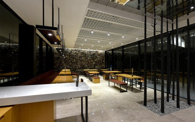 The Rock Hotel