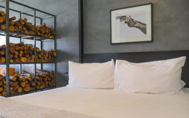 w Industrial Loft With Balcony in Barranco