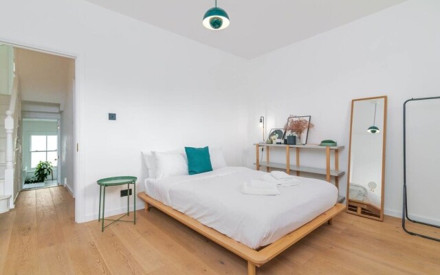 Charming 3br Home in East London W/Terrace