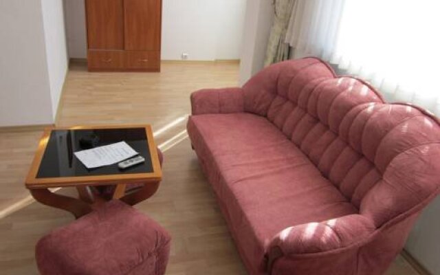 Family Hotel Karov