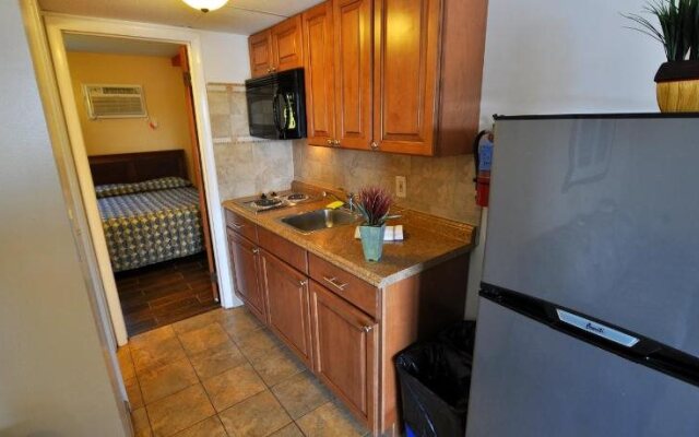 Nantucket Inn & Suites