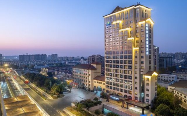 Shaoxing Mengjiangnan Holiday Hotel