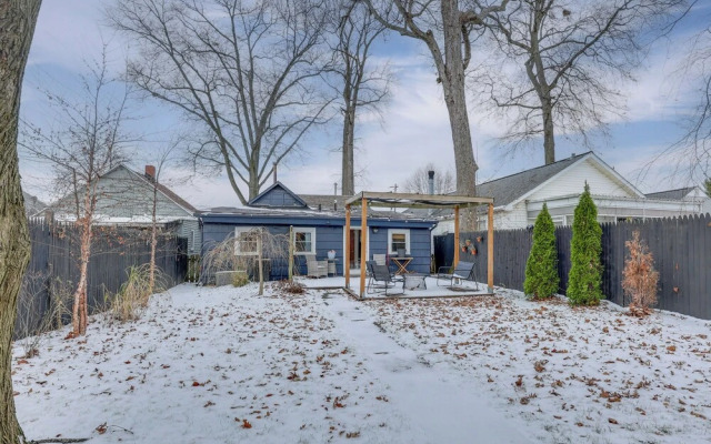 Patio & Lake Views: Family-friendly Canton Retreat