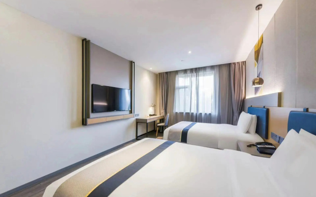 Homeinn Selected Hotel (Changyi Jiaotong Street Zhongbai Building)