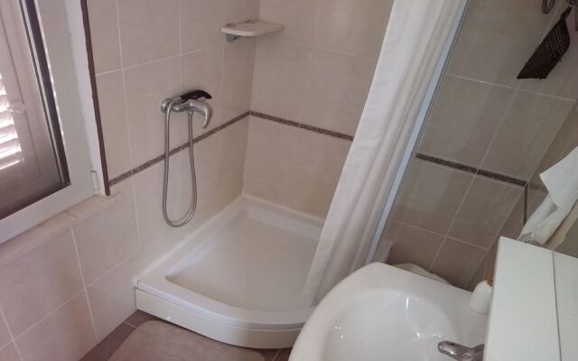 Rooms Brezak