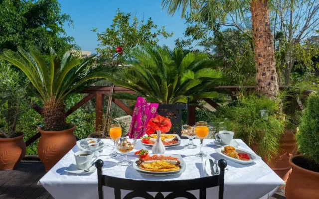 Nikos Takis Fashion Boutique Hotel