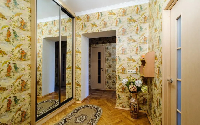 Two-room apartment on 44 Independence Avenue
