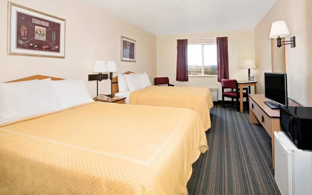 Days Inn & Suites Castle Rock
