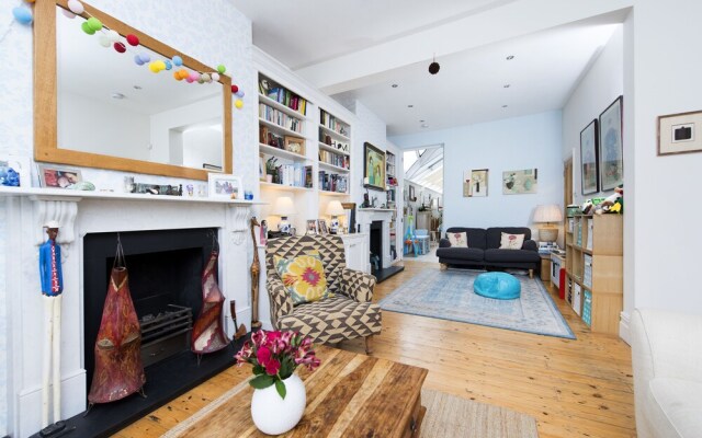Gorgeous Modern 5BR Family Home