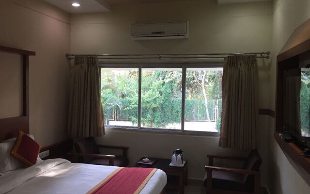 Hotel Sunset Inn Mount Abu with Swimming Pool