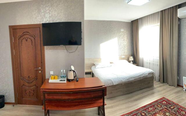 Nomad Halal Hotel
