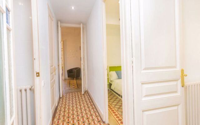 Eix.Dret:Roger de LLuria/Valencia