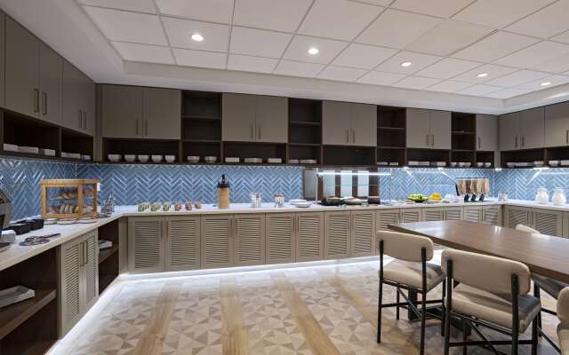 Hyatt Place Austin / Lake Travis / Four Points