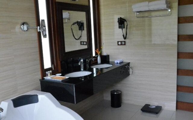Cominsia Lodge