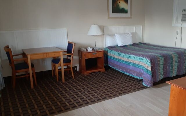 Town Line Inn