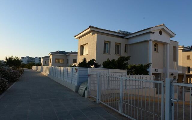 Anthorina Villa 7