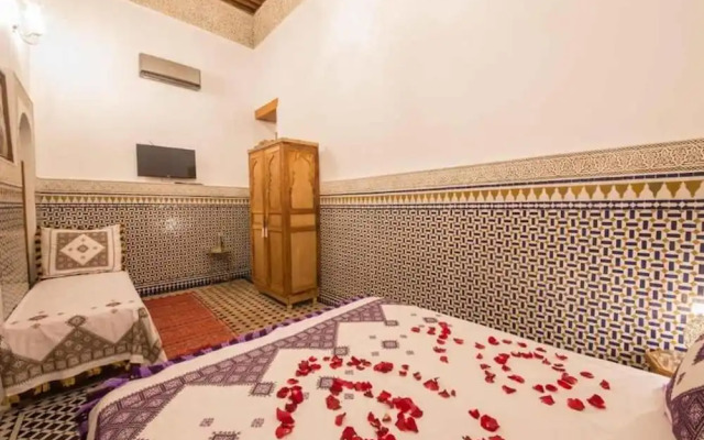 Room in Guest Room - Charming Riad Ouliya