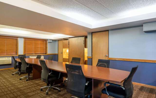 AmericInn by Wyndham Eau Claire