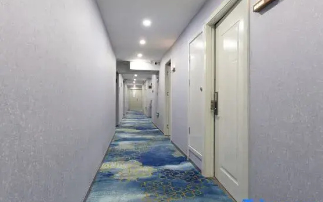 Super 8 Hotel (Beijing South Railway Station Xingfu Road)