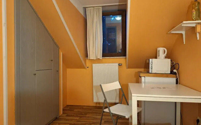 2-Rent Group Hostel Rooms AUB162