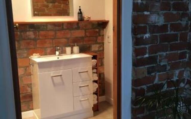 Private, comfortable studio.