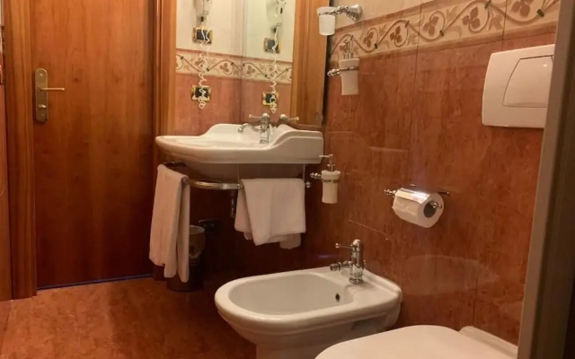 Consoli Romani Vatican Rooms