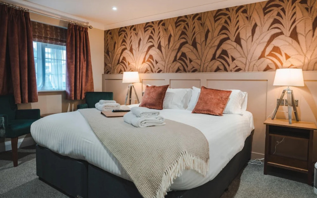 Harper's Steakhouse with Rooms, Southampton Swanwick Marina