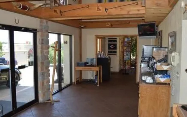 American Eagle Inn & Suites