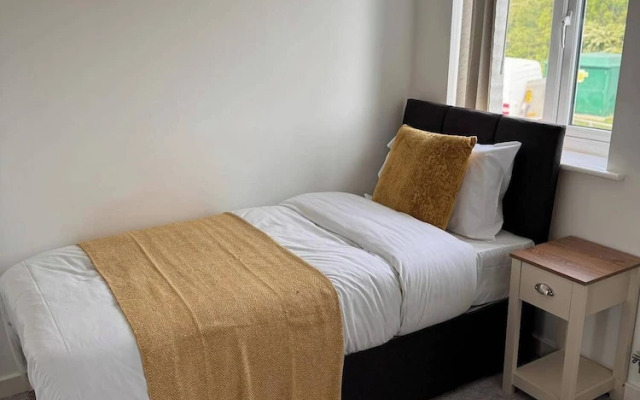 Coventry Chic City House - 3 Beds