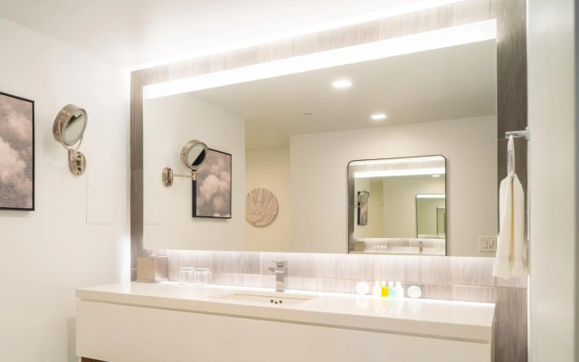 The Windsor Suites
