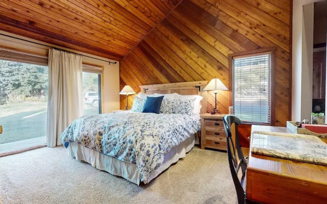 Snowcreek I #47 4 Bedroom Condo