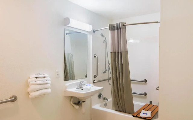 Motel 6 Groton, CT—Casinos Nearby