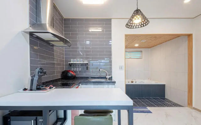 Gapyeong Gamseong216 Poolvilla Pension