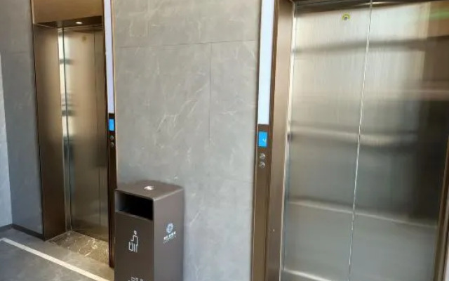 Squid Future Apartment