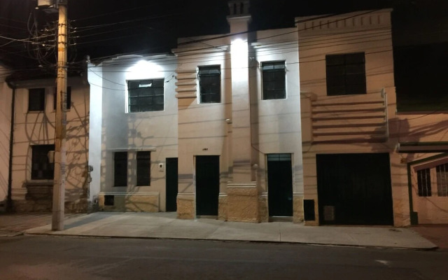 PSH Pasajero Suites Centro Internacional