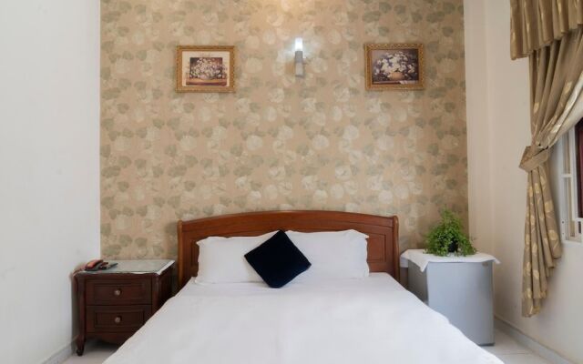 Nhu Huynh Hotel by OYO Rooms