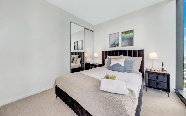 Melbourne Square Apartments